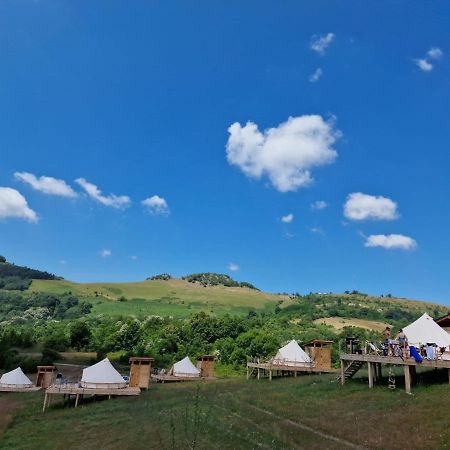 The Hunters Glamping Hotel Csudafalva Kültér fotó