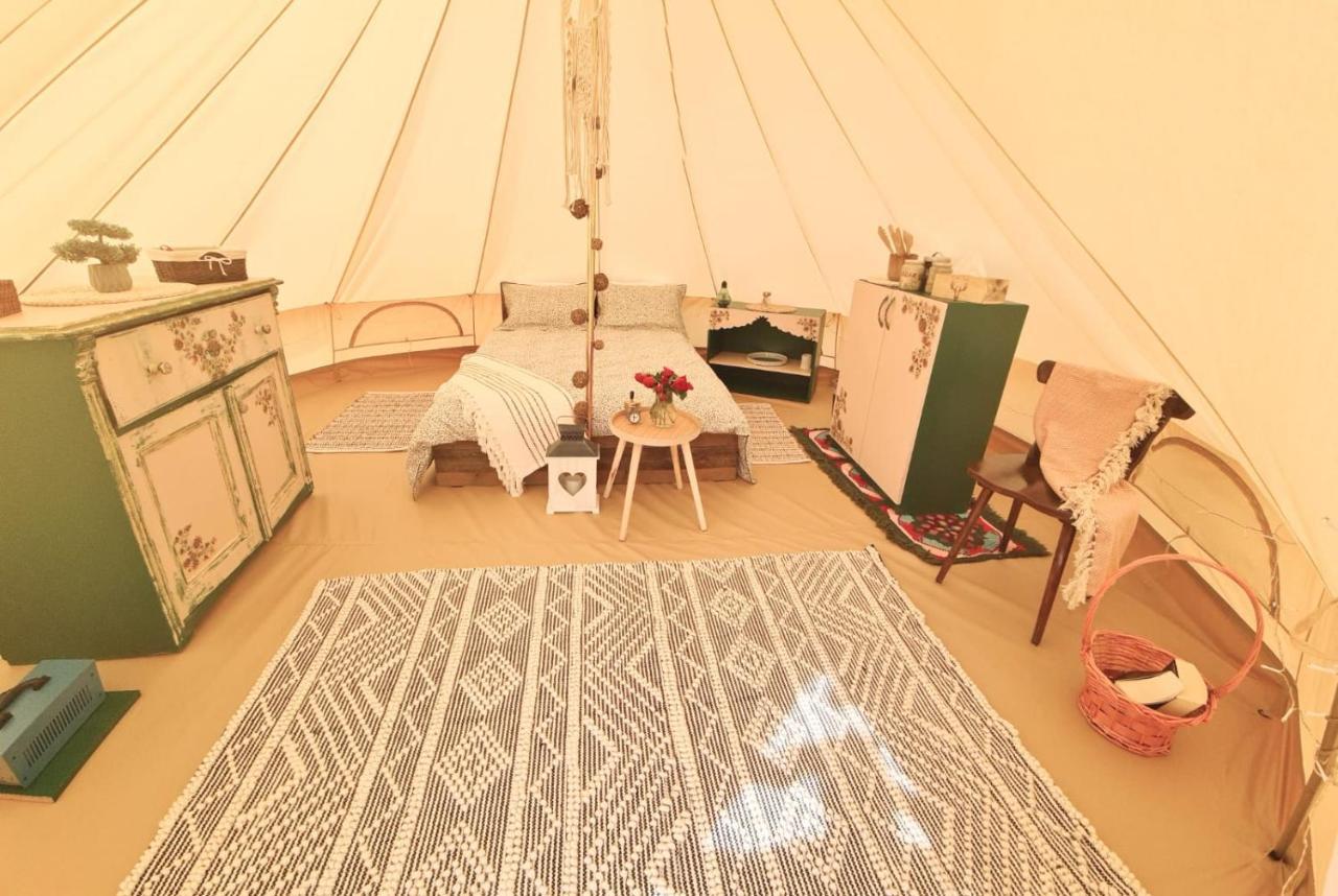 The Hunters Glamping Hotel Csudafalva Kültér fotó