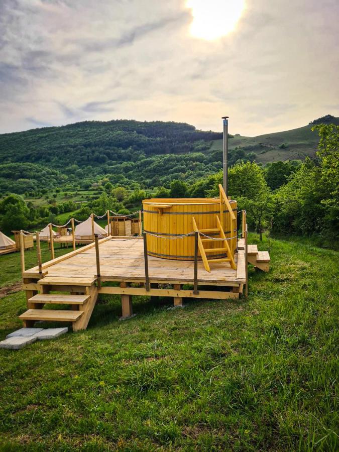 The Hunters Glamping Hotel Csudafalva Kültér fotó