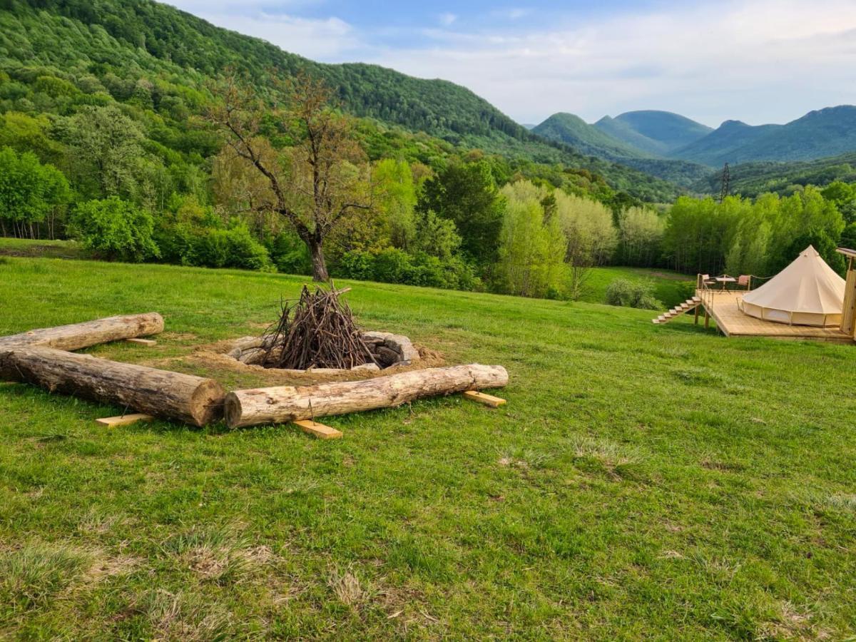 The Hunters Glamping Hotel Csudafalva Kültér fotó