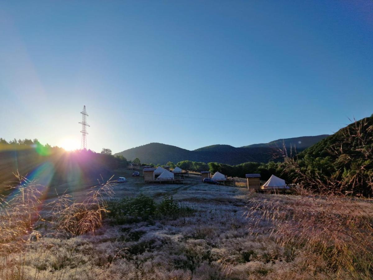 The Hunters Glamping Hotel Csudafalva Kültér fotó