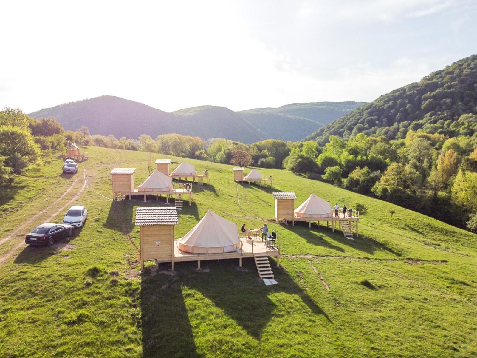 The Hunters Glamping Hotel Csudafalva Kültér fotó