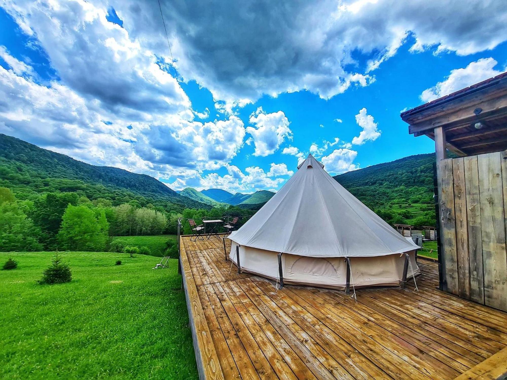The Hunters Glamping Hotel Csudafalva Kültér fotó