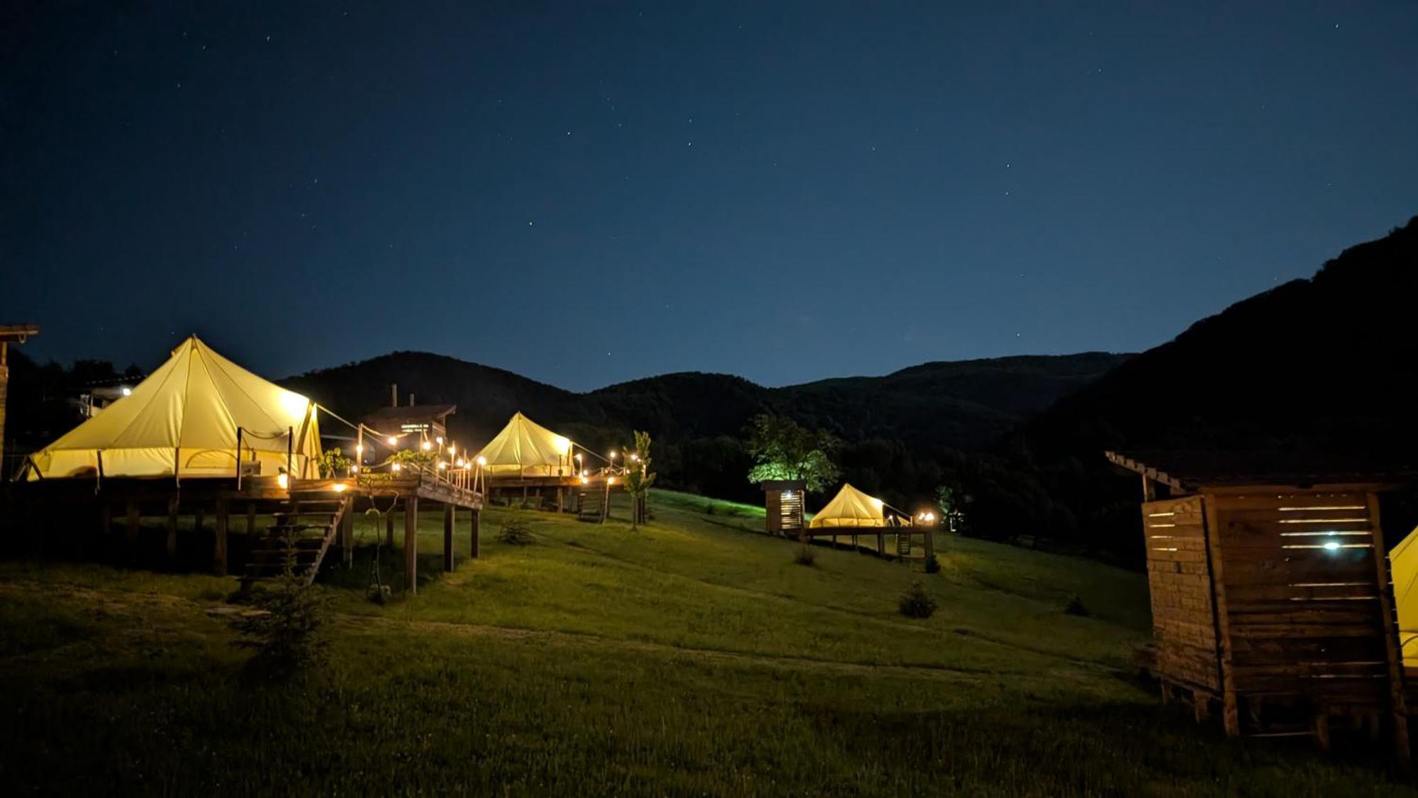 The Hunters Glamping Hotel Csudafalva Kültér fotó